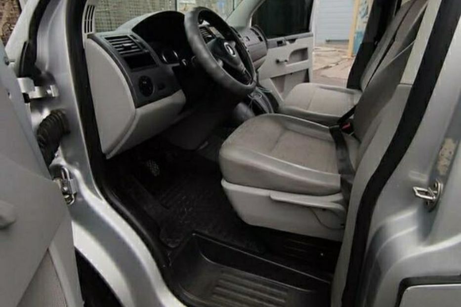 Продам Volkswagen T5 (Transporter) пасс. 2011 года в Запорожье