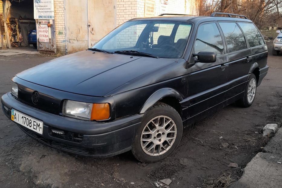 Продам Volkswagen Passat B3 1988 года в Киеве