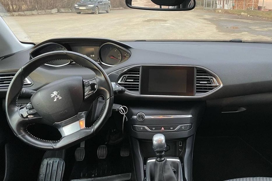 Продам Peugeot 308 Active 2015 года в г. Коломыя, Ивано-Франковская область