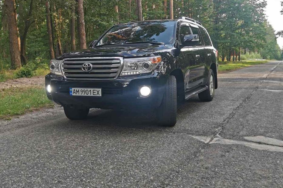 Продам Toyota Land Cruiser 200 2012 года в г. Радомышль, Житомирская область