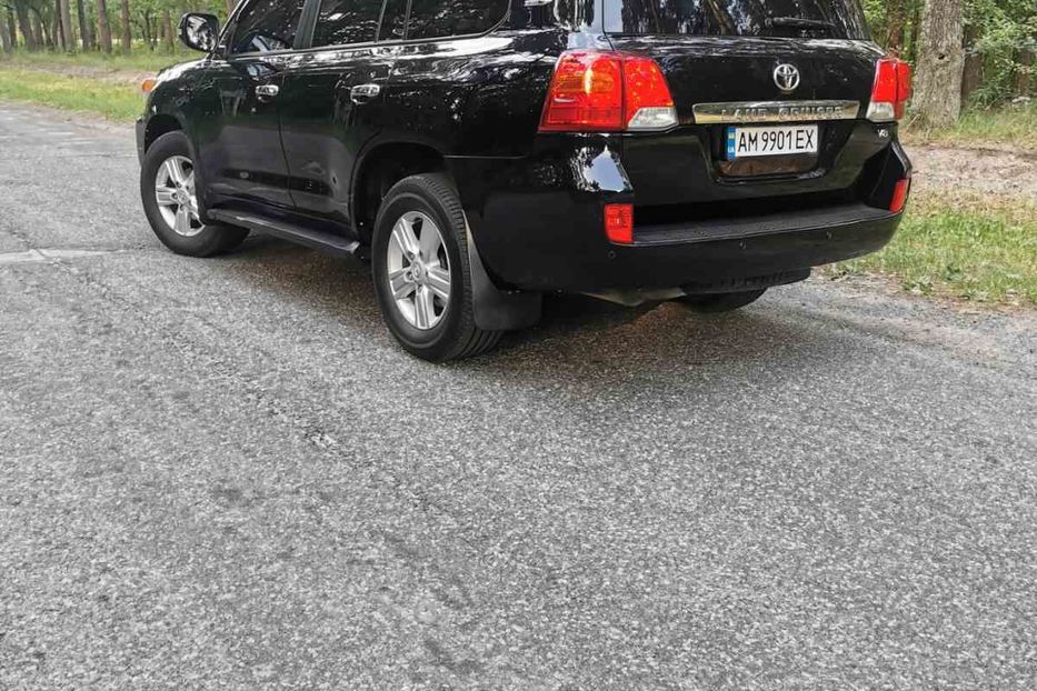 Продам Toyota Land Cruiser 200 2012 года в г. Радомышль, Житомирская область