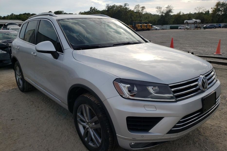 Продам Volkswagen Touareg Sport 2016 года в Киеве