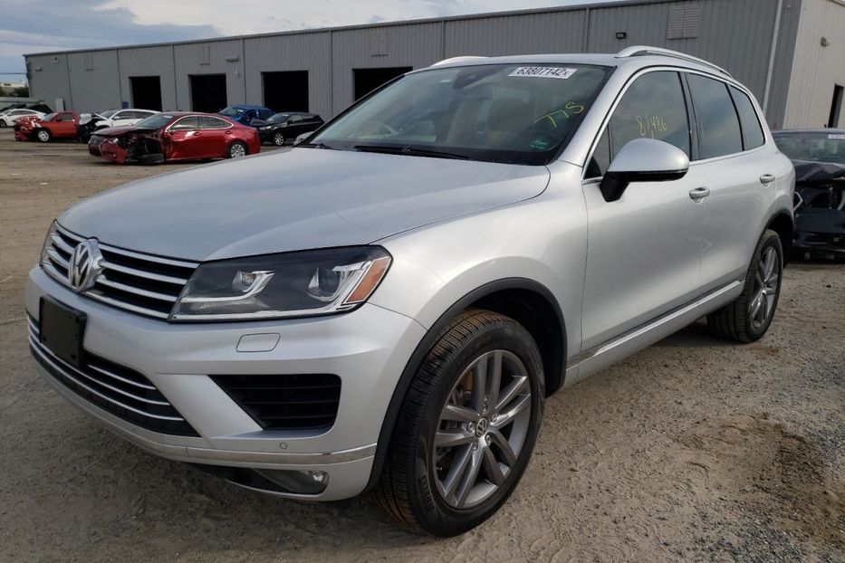 Продам Volkswagen Touareg Sport 2016 года в Киеве