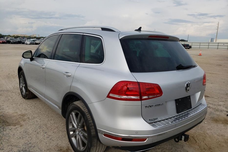 Продам Volkswagen Touareg Sport 2016 года в Киеве