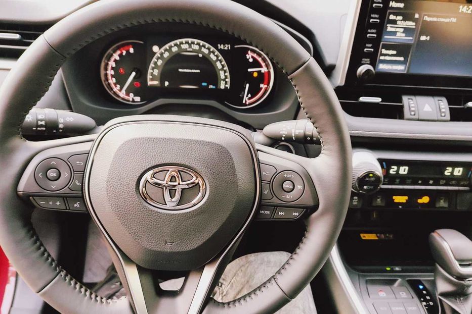 Продам Toyota Rav 4 XLE 2022 года в Киеве