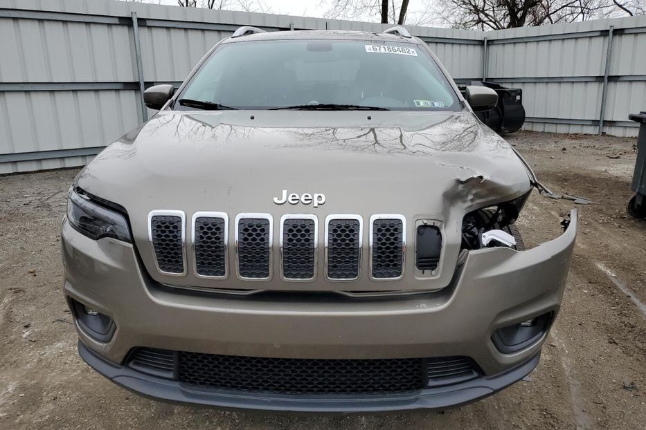 Продам Jeep Cherokee Latitude Plus 2019 года в Киеве