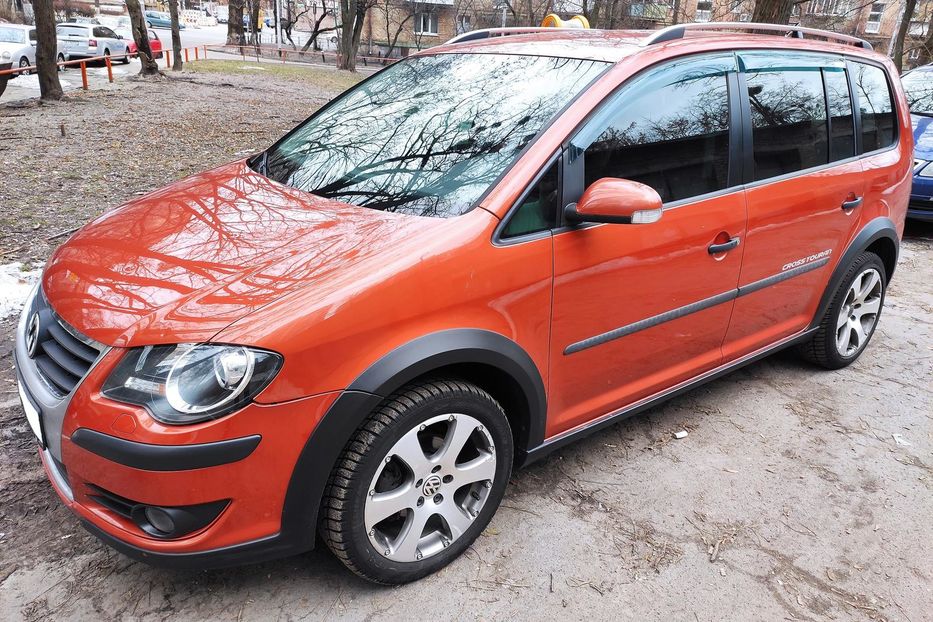 Продам Volkswagen Cross Touran 2007 года в Киеве