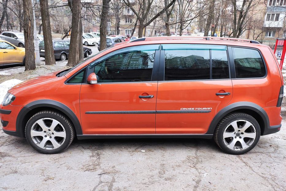 Продам Volkswagen Cross Touran 2007 года в Киеве