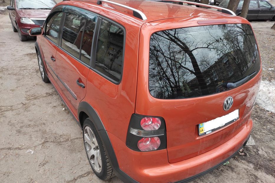 Продам Volkswagen Cross Touran 2007 года в Киеве