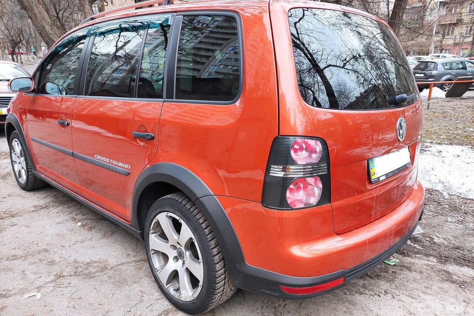 Продам Volkswagen Cross Touran 2007 года в Киеве