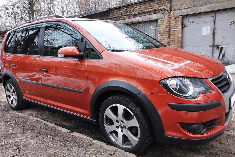 Продам Volkswagen Cross Touran 2007 года в Киеве