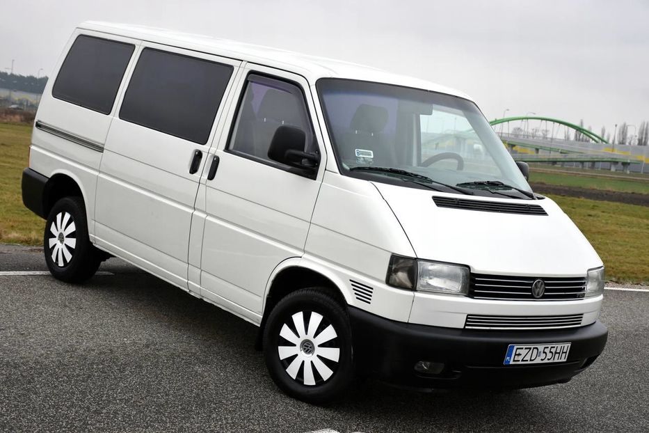 Продам Volkswagen T5 (Transporter) пасс. TDI 1999 года в Киеве