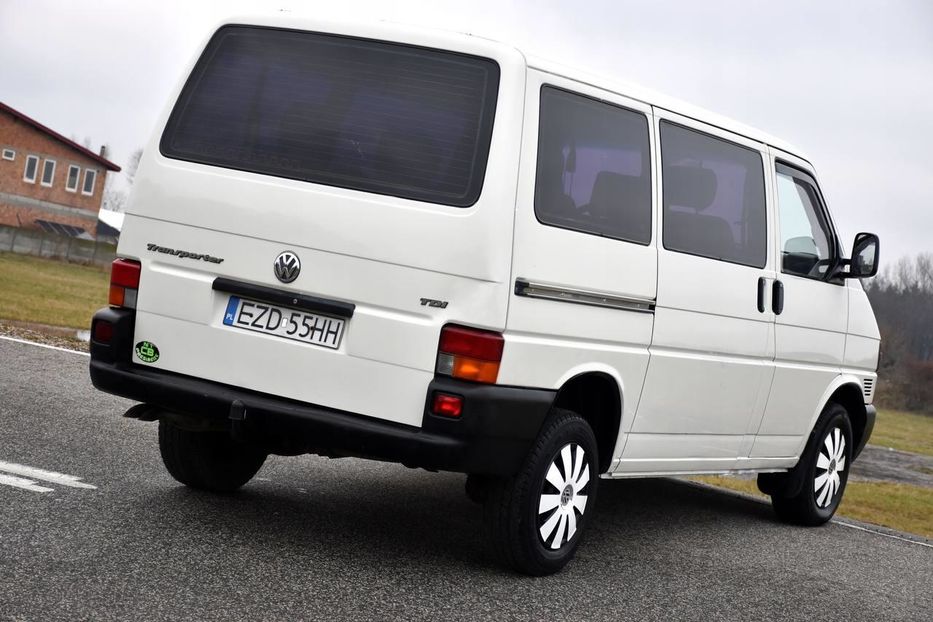 Продам Volkswagen T5 (Transporter) пасс. TDI 1999 года в Киеве