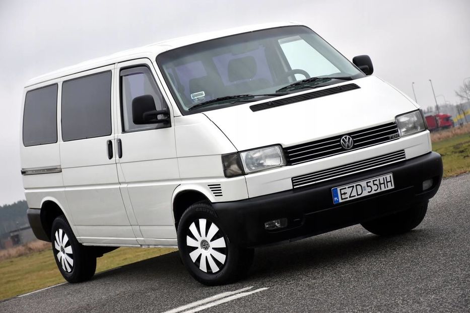 Продам Volkswagen T5 (Transporter) пасс. TDI 1999 года в Киеве