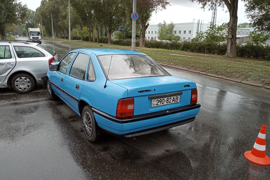 Продам Opel Vectra A 1989 года в Днепре
