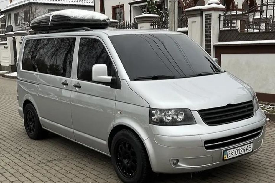 Продам Volkswagen T5 (Transporter) пасс. 2008 года в Киеве