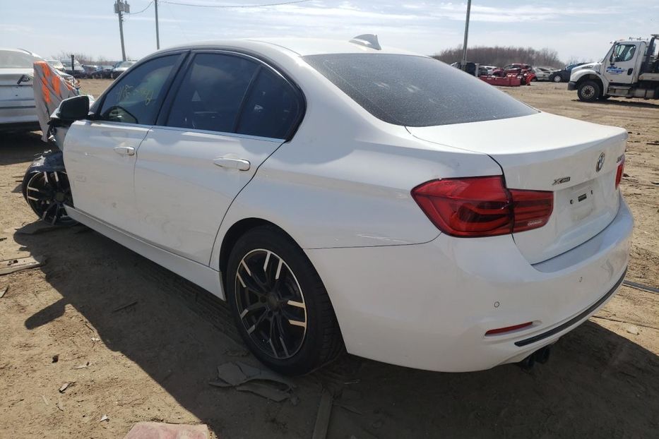 Продам BMW 330 XI 2017 года в Киеве