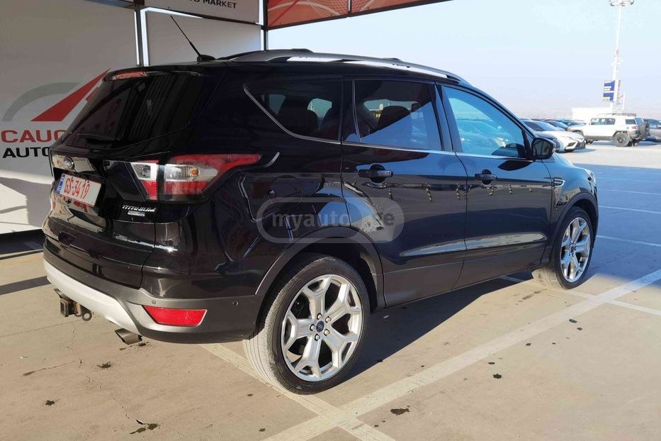 Продам Ford Escape TITANIUM 2017 года в Киеве