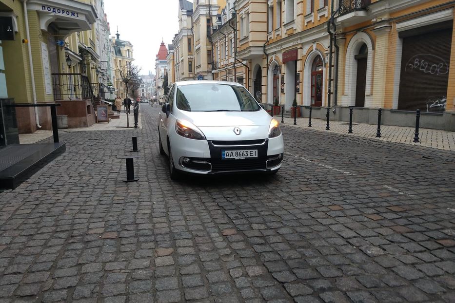 Продам Renault Scenic BOSE 2012 года в Киеве