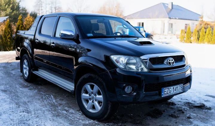 Продам Toyota Hilux 2010 года в Киеве