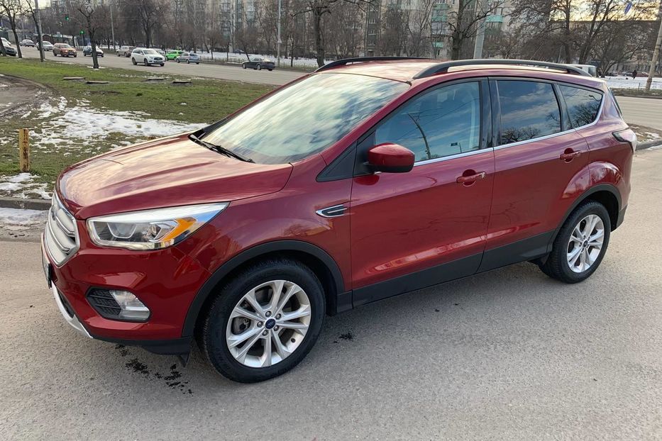 Продам Ford Escape SE 2017 года в Киеве