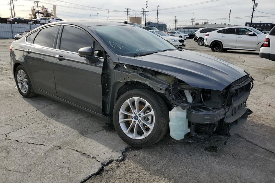 Продам Ford Fusion SE 2019 года в Киеве