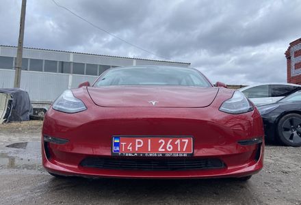 Продам Tesla Model 3 2018 года в Киеве