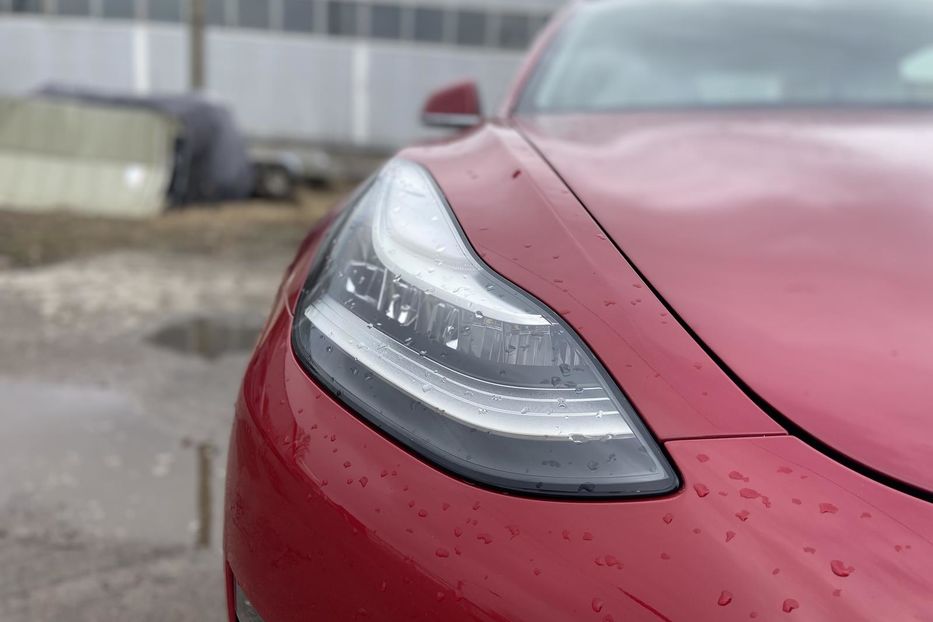 Продам Tesla Model 3 2018 года в Киеве