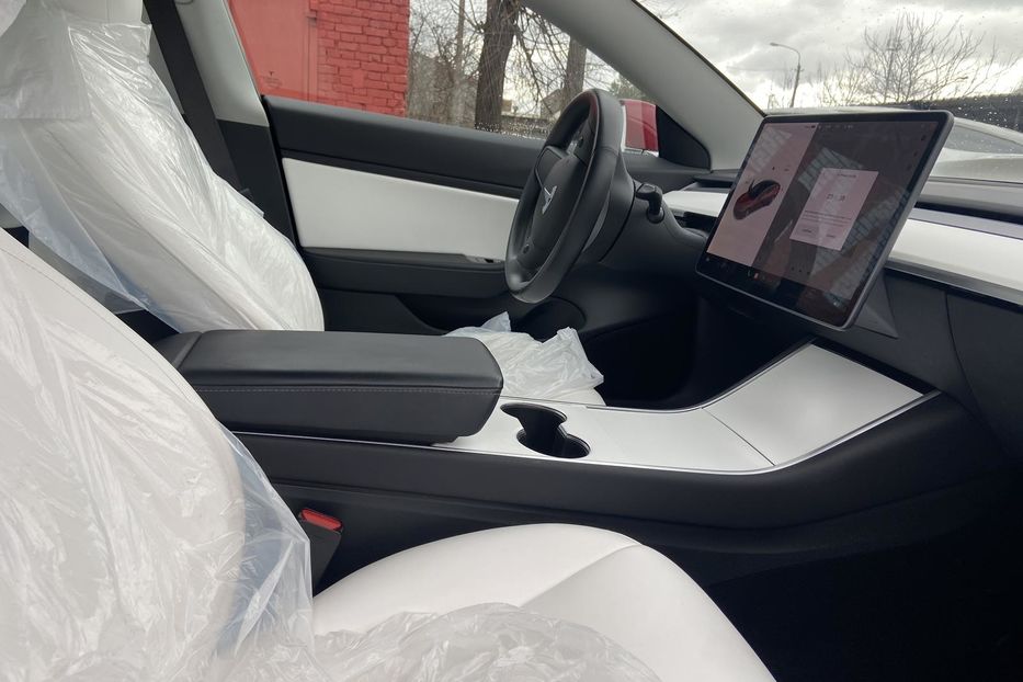 Продам Tesla Model 3 2018 года в Киеве