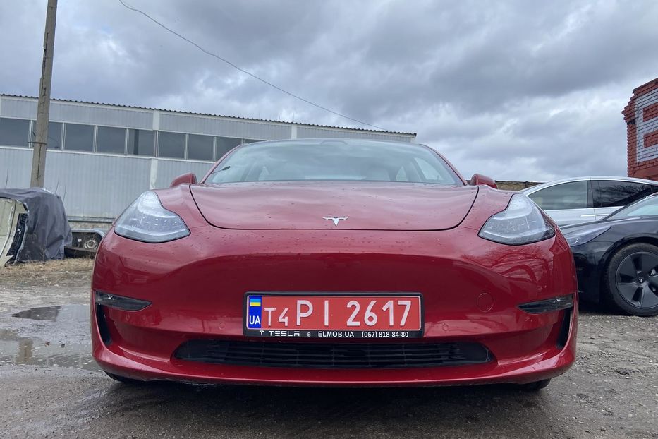 Продам Tesla Model 3 2018 года в Киеве