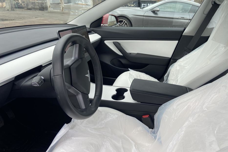 Продам Tesla Model 3 2018 года в Киеве