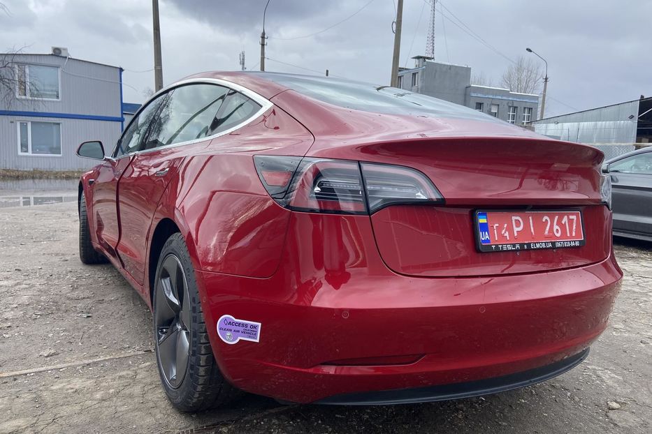 Продам Tesla Model 3 2018 года в Киеве