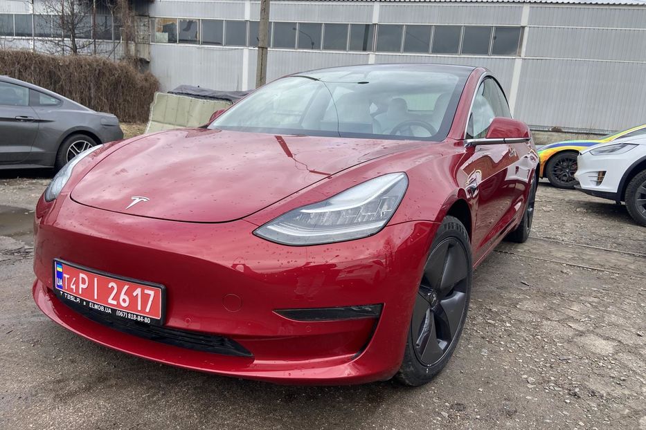 Продам Tesla Model 3 2018 года в Киеве