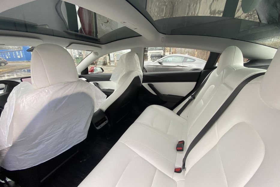 Продам Tesla Model 3 2018 года в Киеве