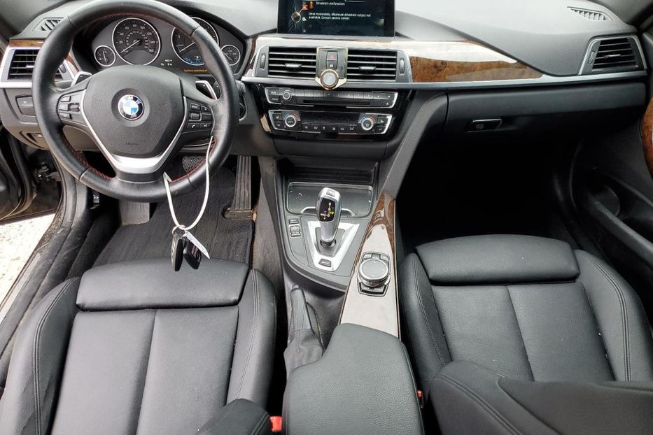 Продам BMW 330 E 2016 года в Киеве