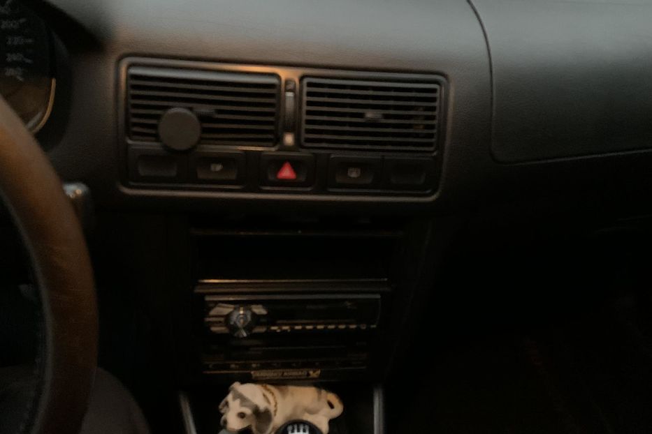 Продам Volkswagen Golf IV MPI 2.0 (115 л.с.), MT 2000 года в Киеве