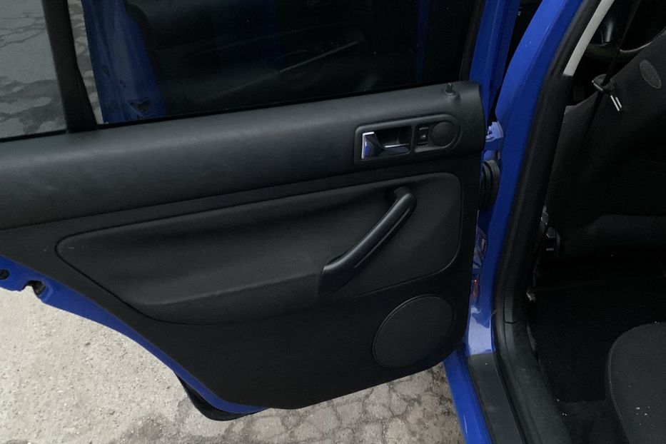 Продам Volkswagen Golf IV MPI 2.0 (115 л.с.), MT 2000 года в Киеве