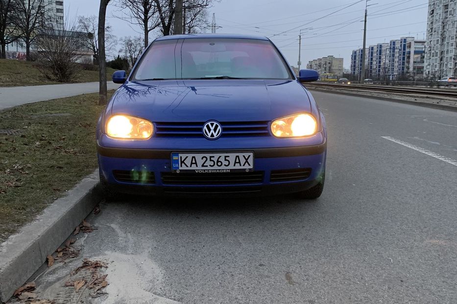 Продам Volkswagen Golf IV MPI 2.0 (115 л.с.), MT 2000 года в Киеве