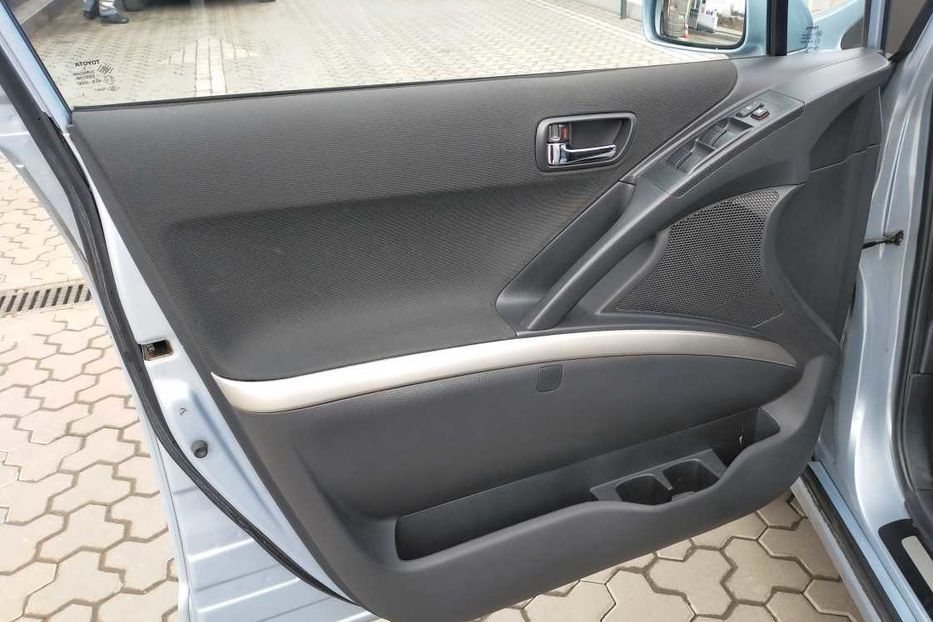 Продам Toyota Corolla Verso 2005 года в Киеве