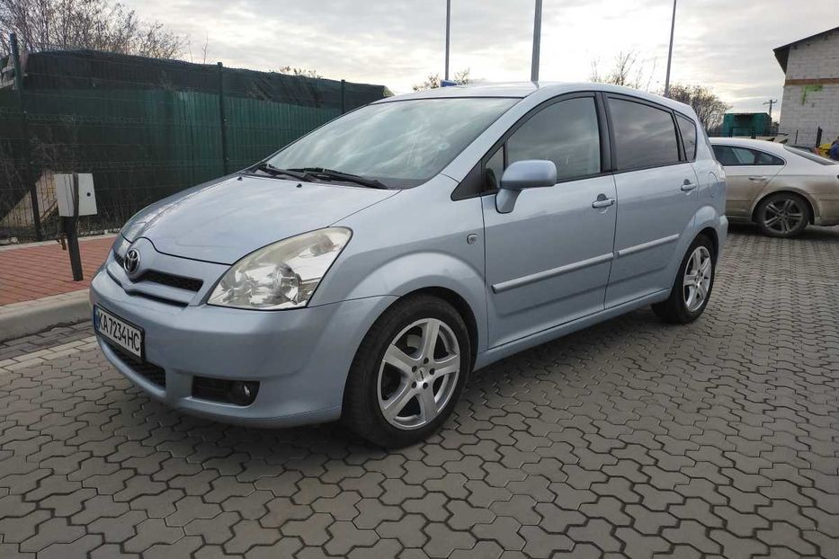 Продам Toyota Corolla Verso 2005 года в Киеве