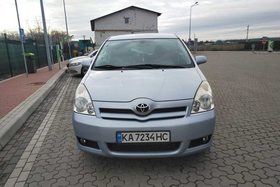 Продам Toyota Corolla Verso 2005 года в Киеве