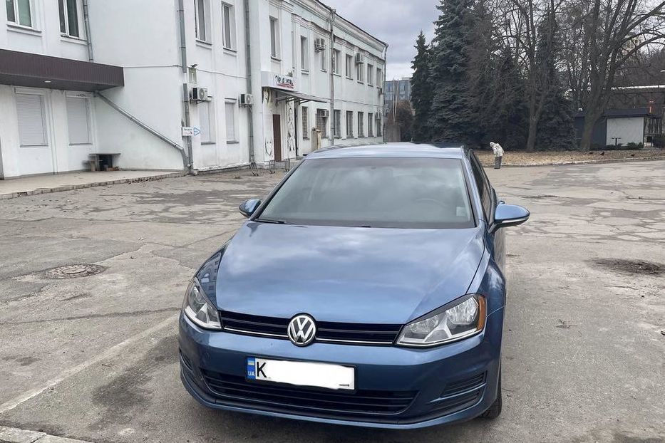 Продам Volkswagen Golf VII SE 2015 года в Киеве