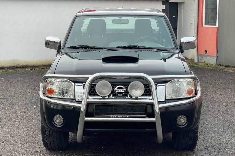 Продам Nissan Navara Nissan Navara D22 2.5 TD 2005 года в Днепре