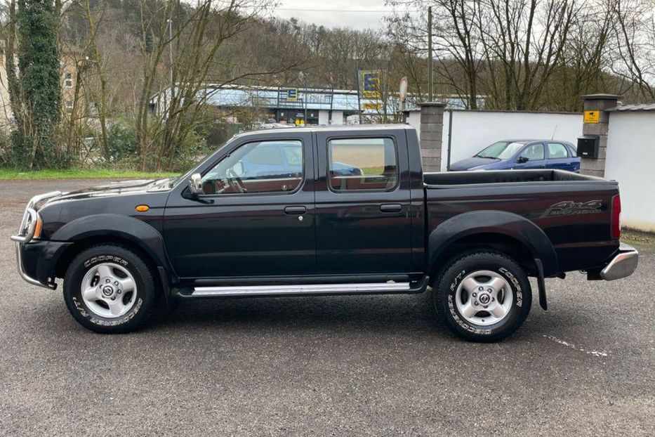 Продам Nissan Navara Nissan Navara D22 2.5 TD 2005 года в Днепре