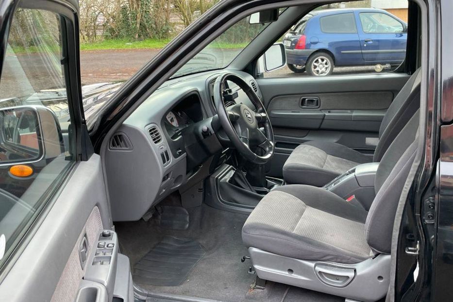 Продам Nissan Navara Nissan Navara D22 2.5 TD 2005 года в Днепре