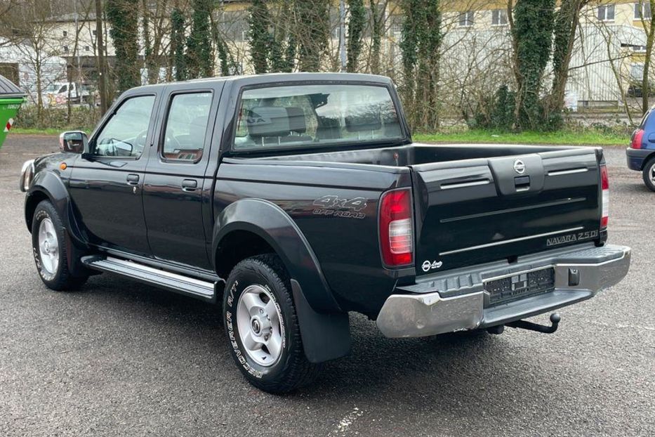 Продам Nissan Navara Nissan Navara D22 2.5 TD 2005 года в Днепре