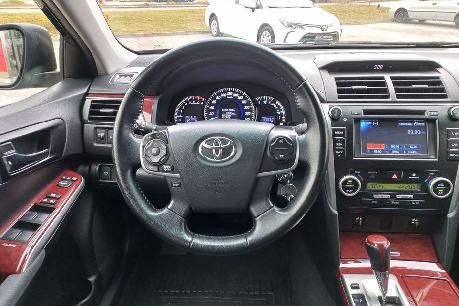 Продам Toyota Camry 2014 года в Тернополе