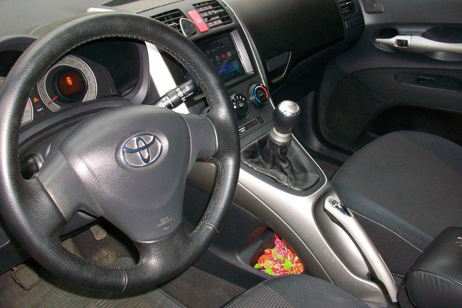 Продам Toyota Auris 2008 года в Киеве