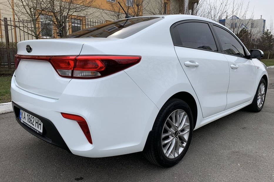 Продам Kia Rio 1.6i   Aвтомат  Официальный  2017 года в Киеве