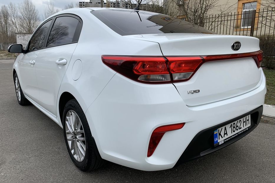 Продам Kia Rio 1.6i   Aвтомат  Официальный  2017 года в Киеве